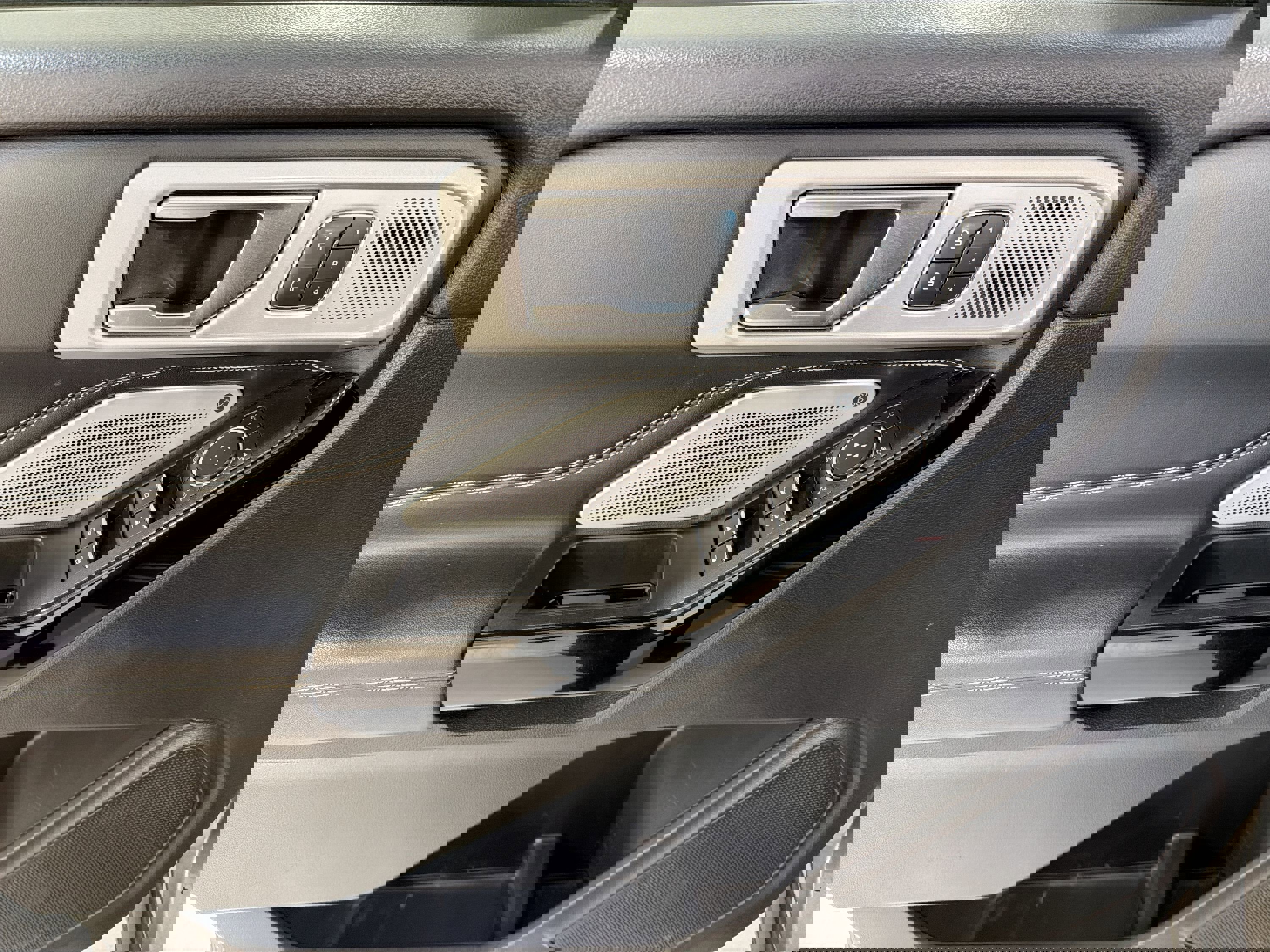 Used 2022 Ford Explorer ST w/ Equipment Group 401A image 12