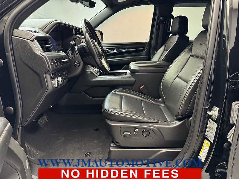 Used 2022 GMC Yukon XL Denali w/ Denali Premium Package image 13