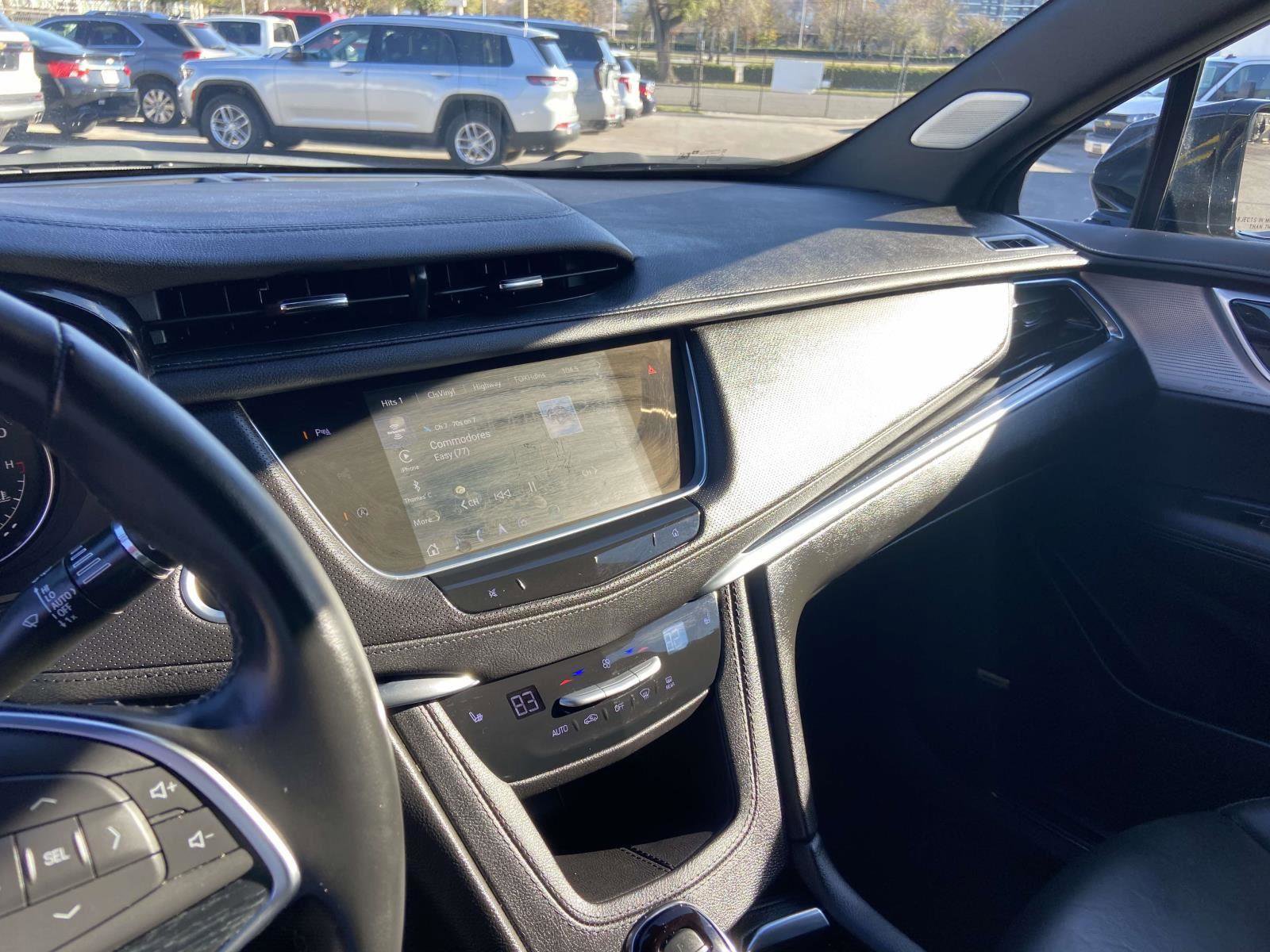 Used 2025 Cadillac XT5 Premium Luxury image 13