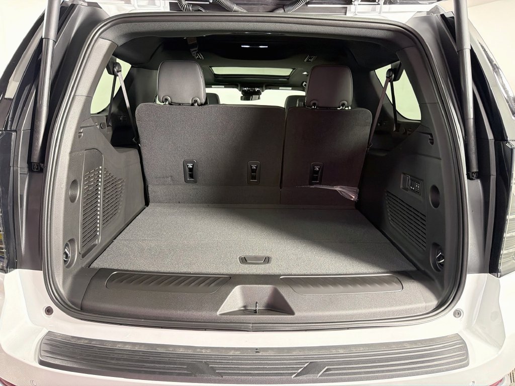 New 2027 Chevrolet Suburban LT w/ Comfort Package AWD/4WD image 28