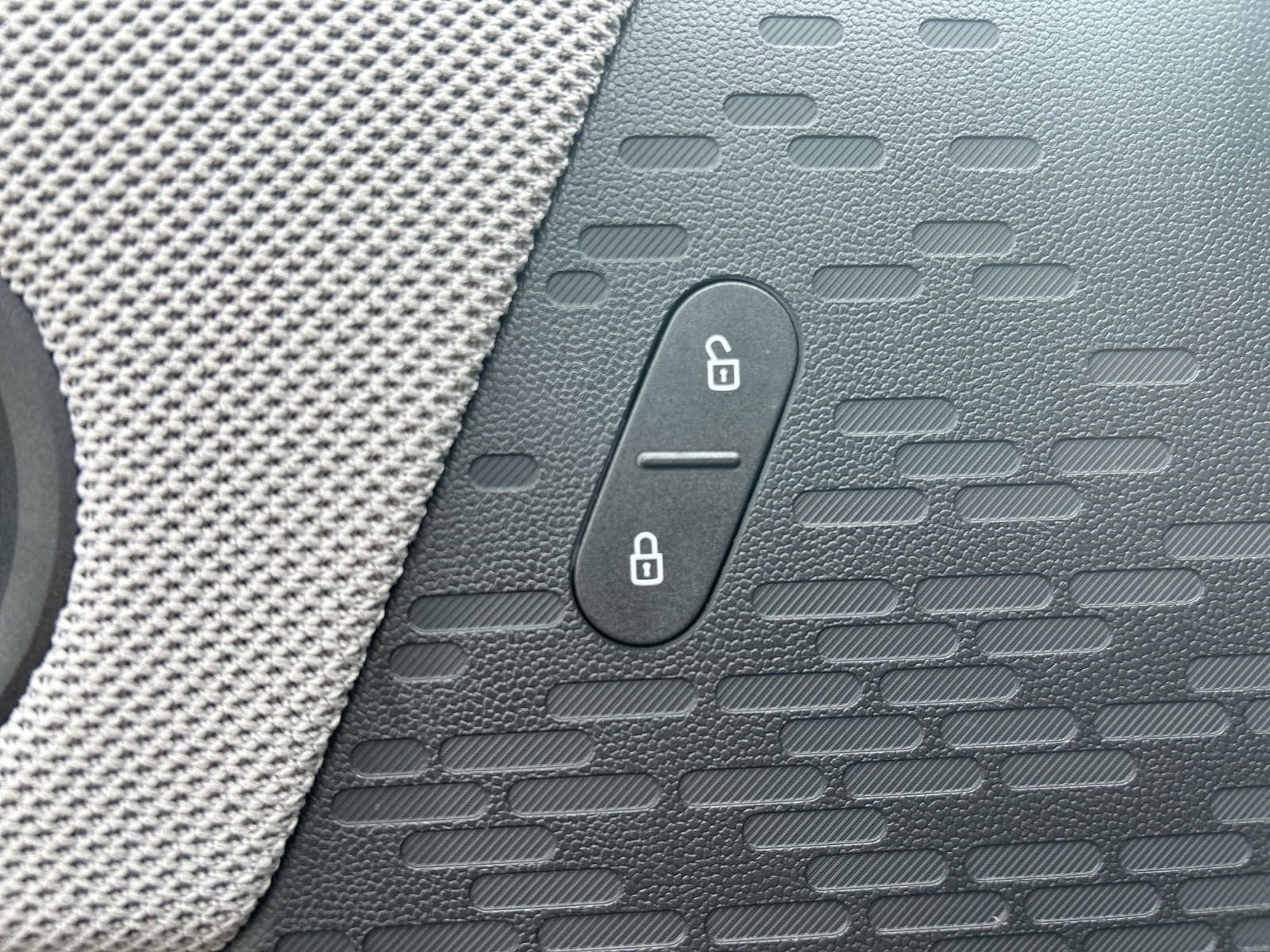 Certified 2025 MINI Cooper 2-Door Hardtop image 25