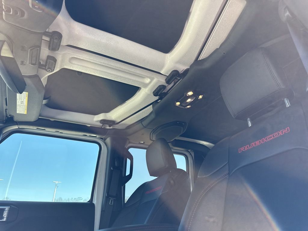 Used 2022 Jeep Gladiator Rubicon w/ Cold Weather Group AWD/4WD image 27