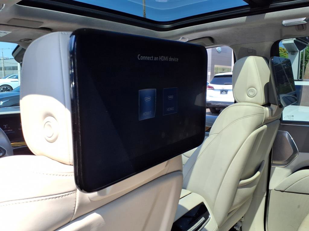 Certified 2023 Cadillac Escalade Premium Luxury Platinum image 18