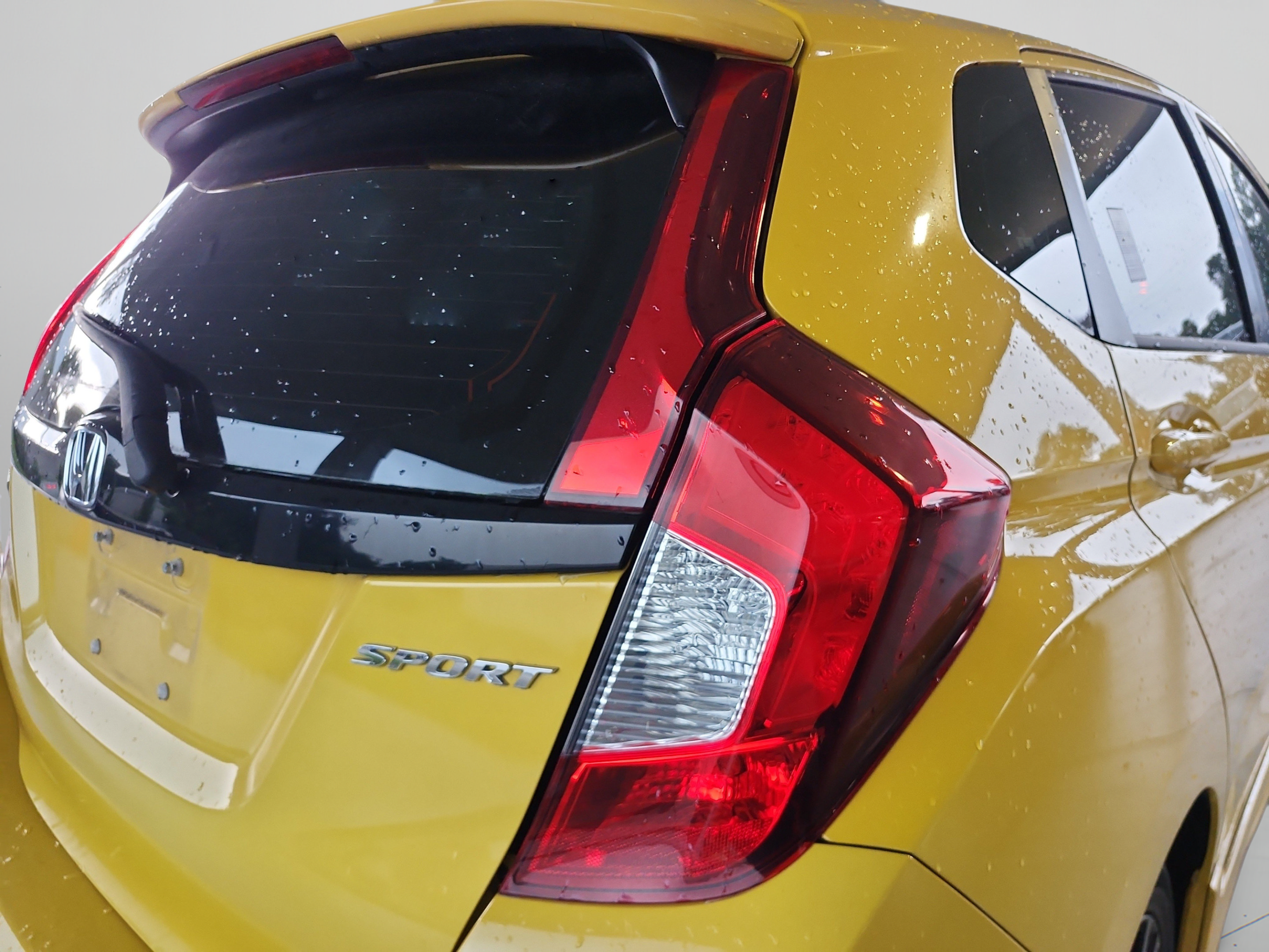Used 2018 Honda Fit Sport image 6
