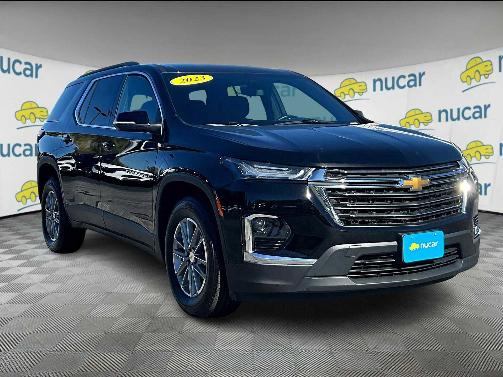 Used 2023 Chevrolet Traverse LT