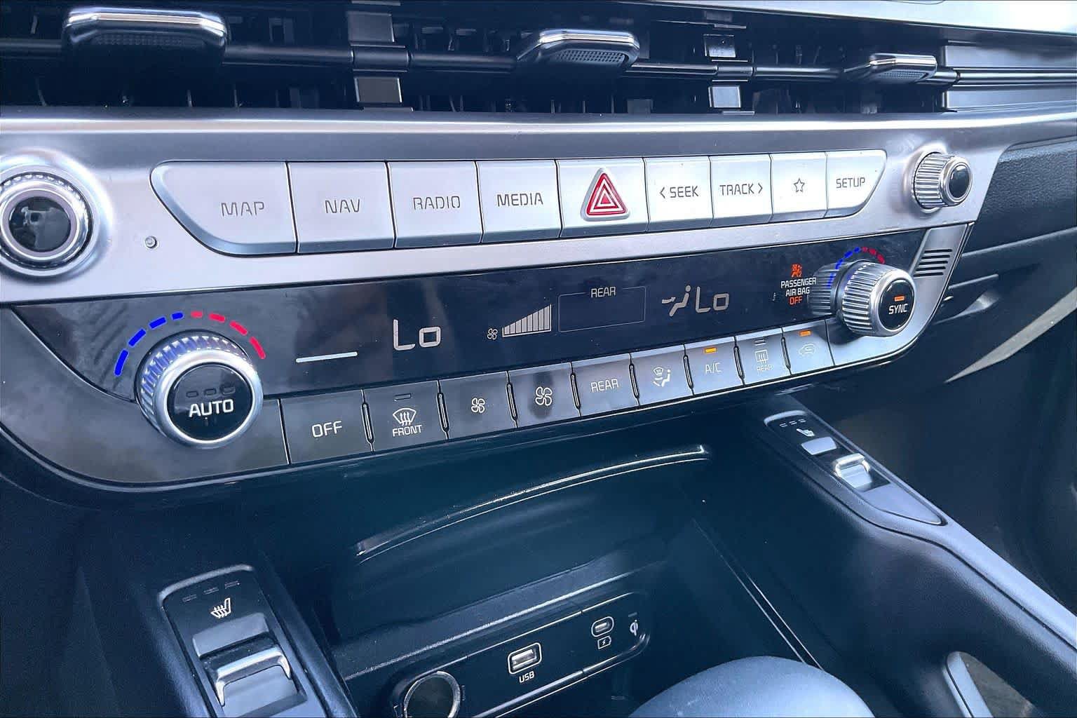 Used 2025 Kia Telluride S FWD image 33