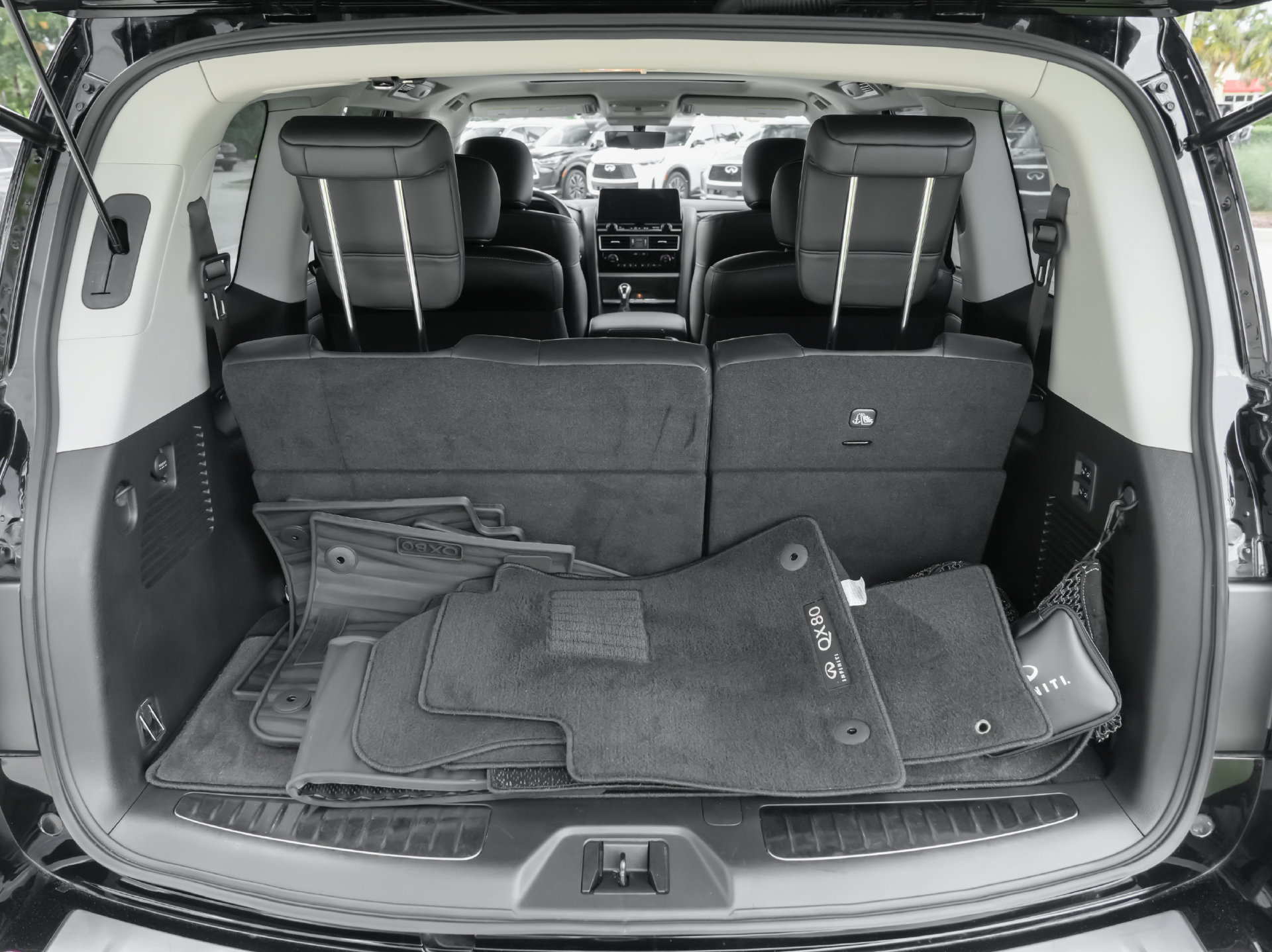 Used 2023 INFINITI QX80 Luxe w/ Cargo Package RWD image 43