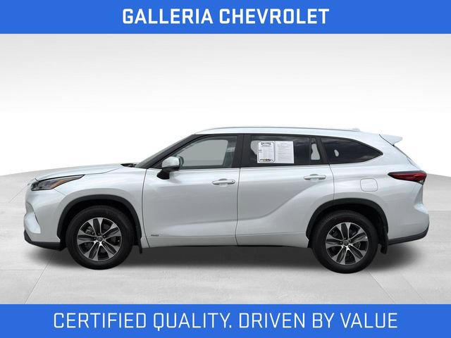 Used 2023 Toyota Highlander XLE AWD/4WD image 4
