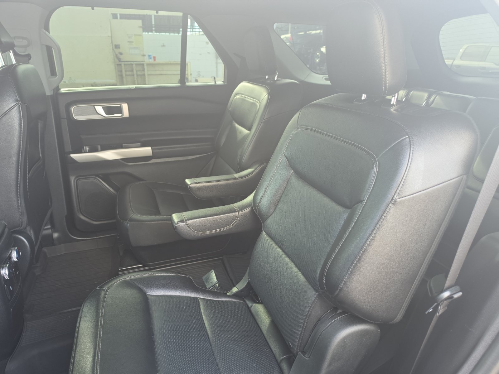 Used 2022 Ford Explorer Limited AWD/4WD image 23