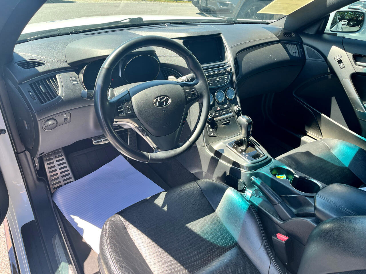 Used 2016 Hyundai Genesis Coupe 3.8 image 10