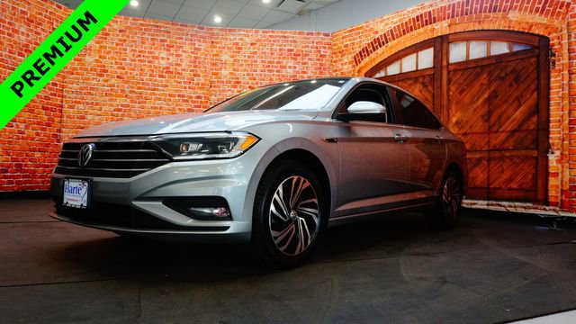 Used 2020 Volkswagen Jetta SEL Premium image 3