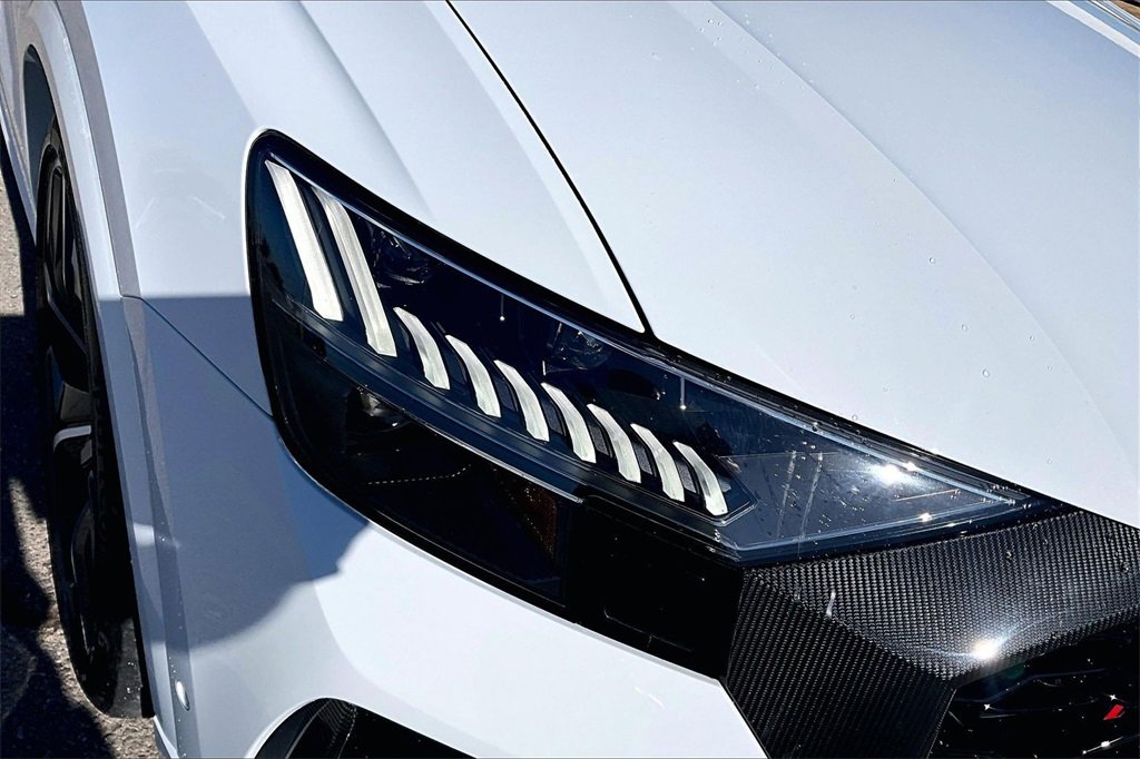Used 2023 Audi RS Q8 w/ Black Optic Package image 30