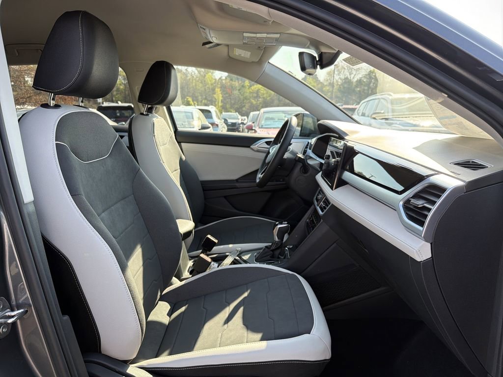 New 2026 Volkswagen Taos SE FWD image 19