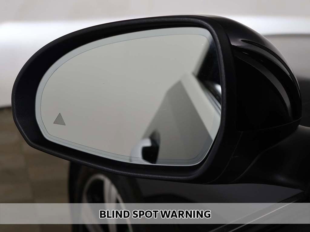 Used 2023 Mercedes-Benz C 300 4MATIC Sedan image 4