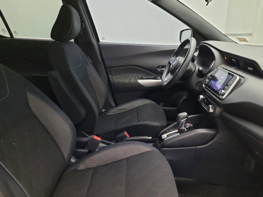 Used 2018 Nissan Kicks SV FWD image 21