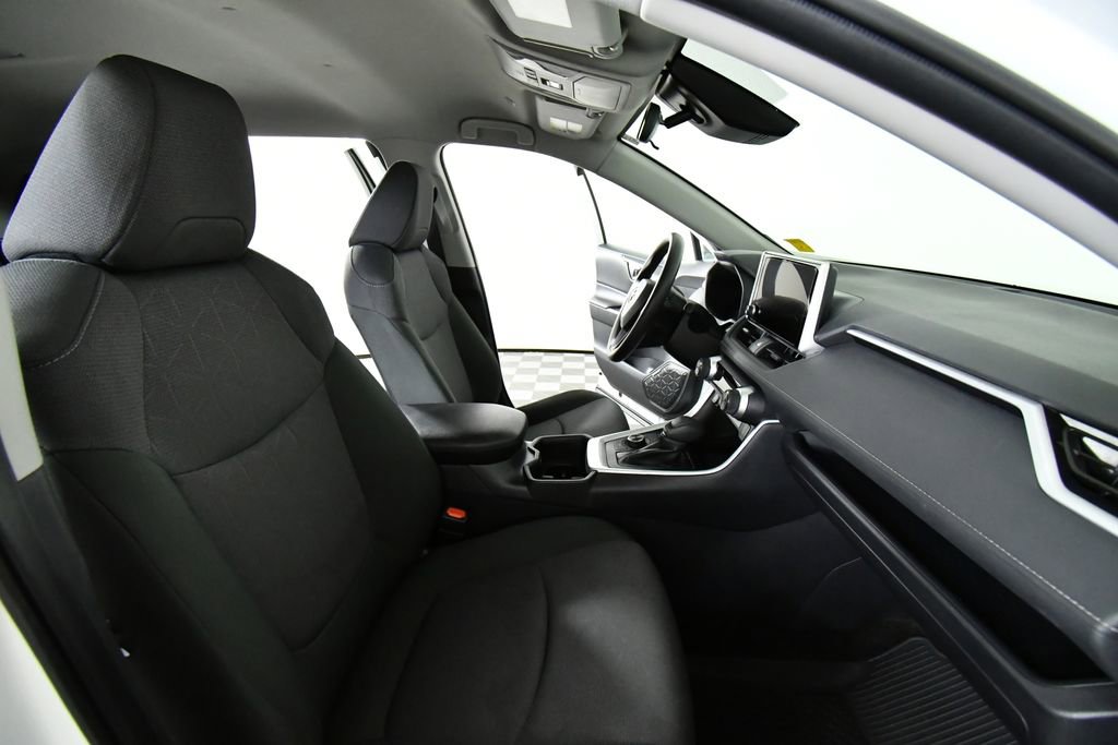 Used 2025 Toyota RAV4 XLE image 22