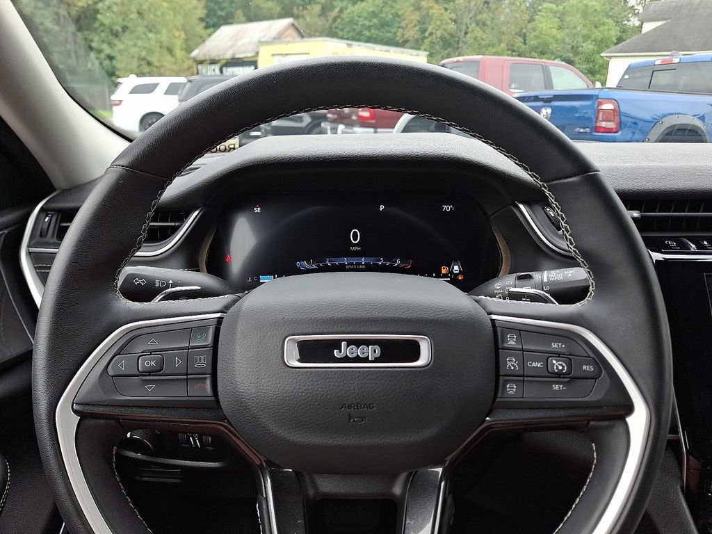 Used 2022 Jeep Grand Cherokee L Laredo w/ Luxury Tech Group I image 19