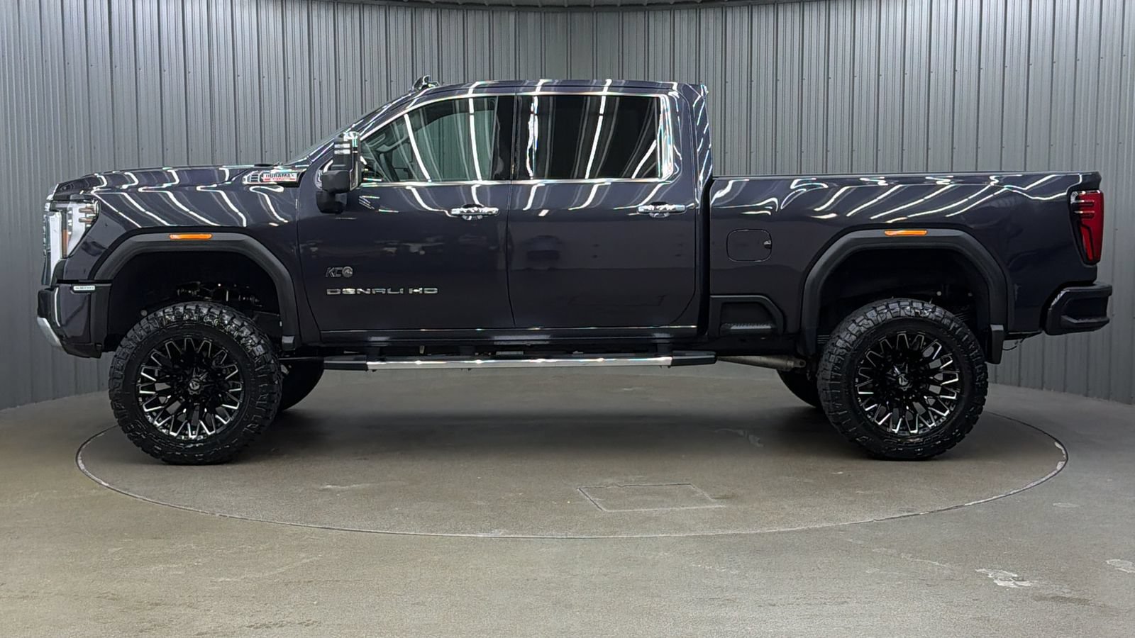 Used 2026 GMC Sierra 3500 Denali w/ Denali Reserve Package AWD/4WD image 2