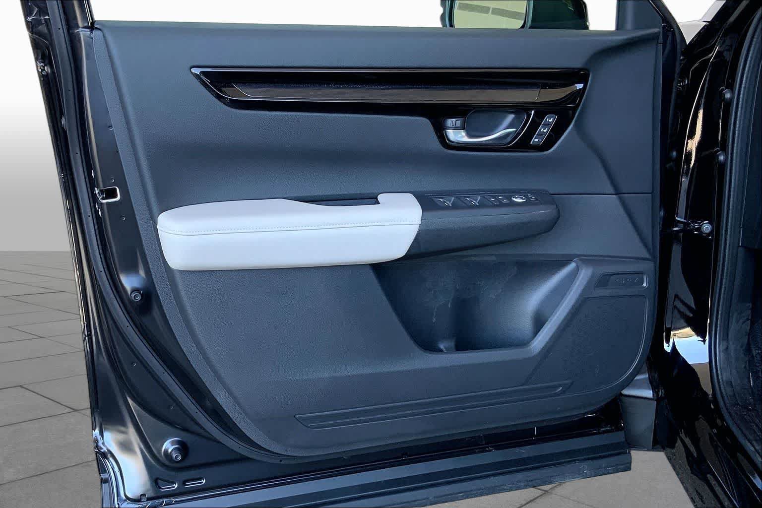 Used 2025 Honda CR-V EX-L image 38