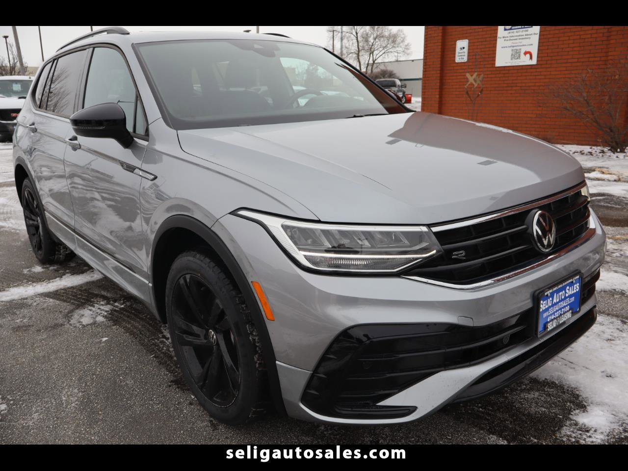Used 2023 Volkswagen Tiguan SE R-Line
