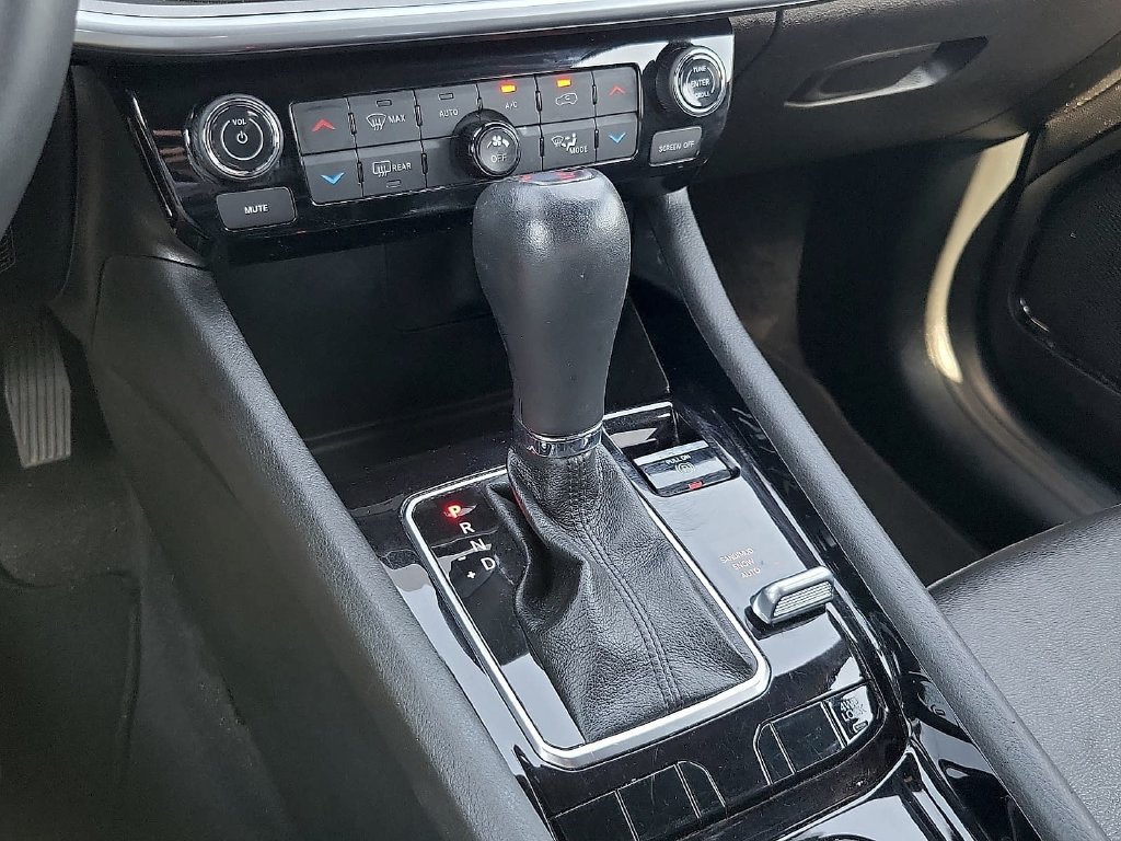 Used 2025 Jeep Compass Limited AWD/4WD image 19
