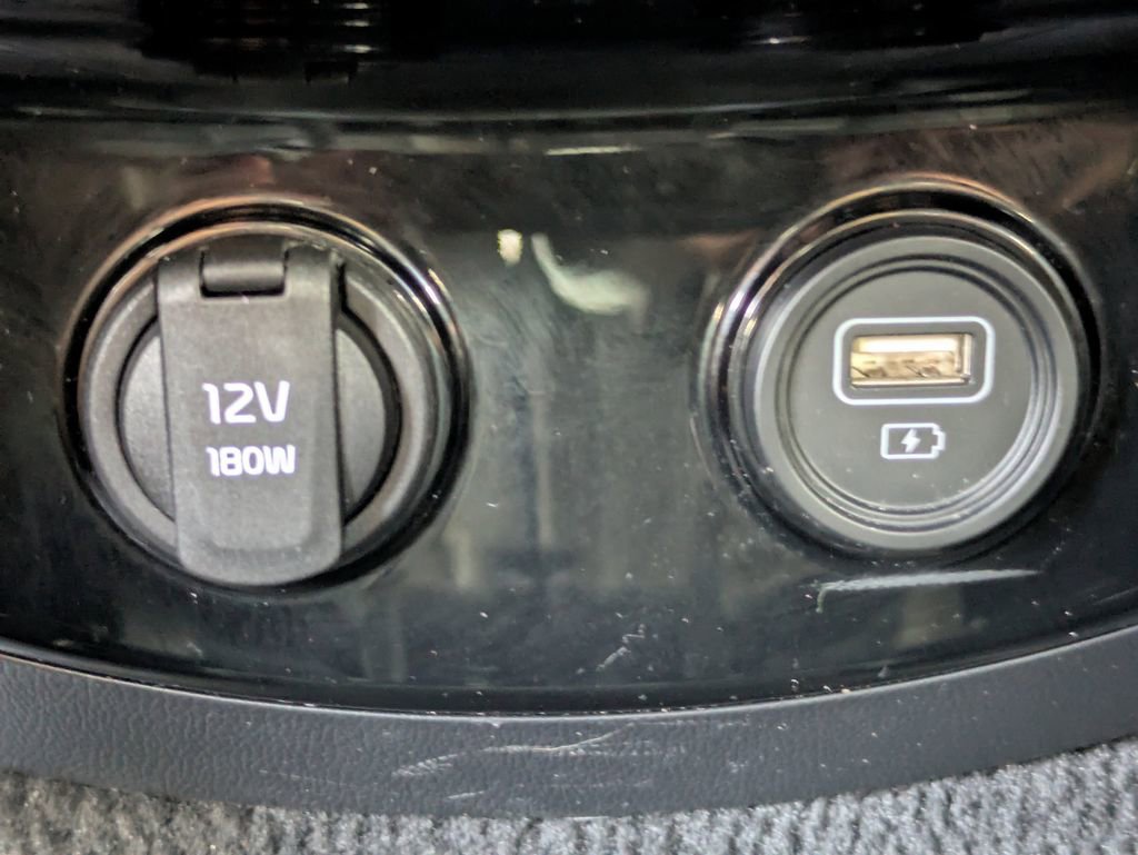 Used 2023 Kia Sorento SX image 17