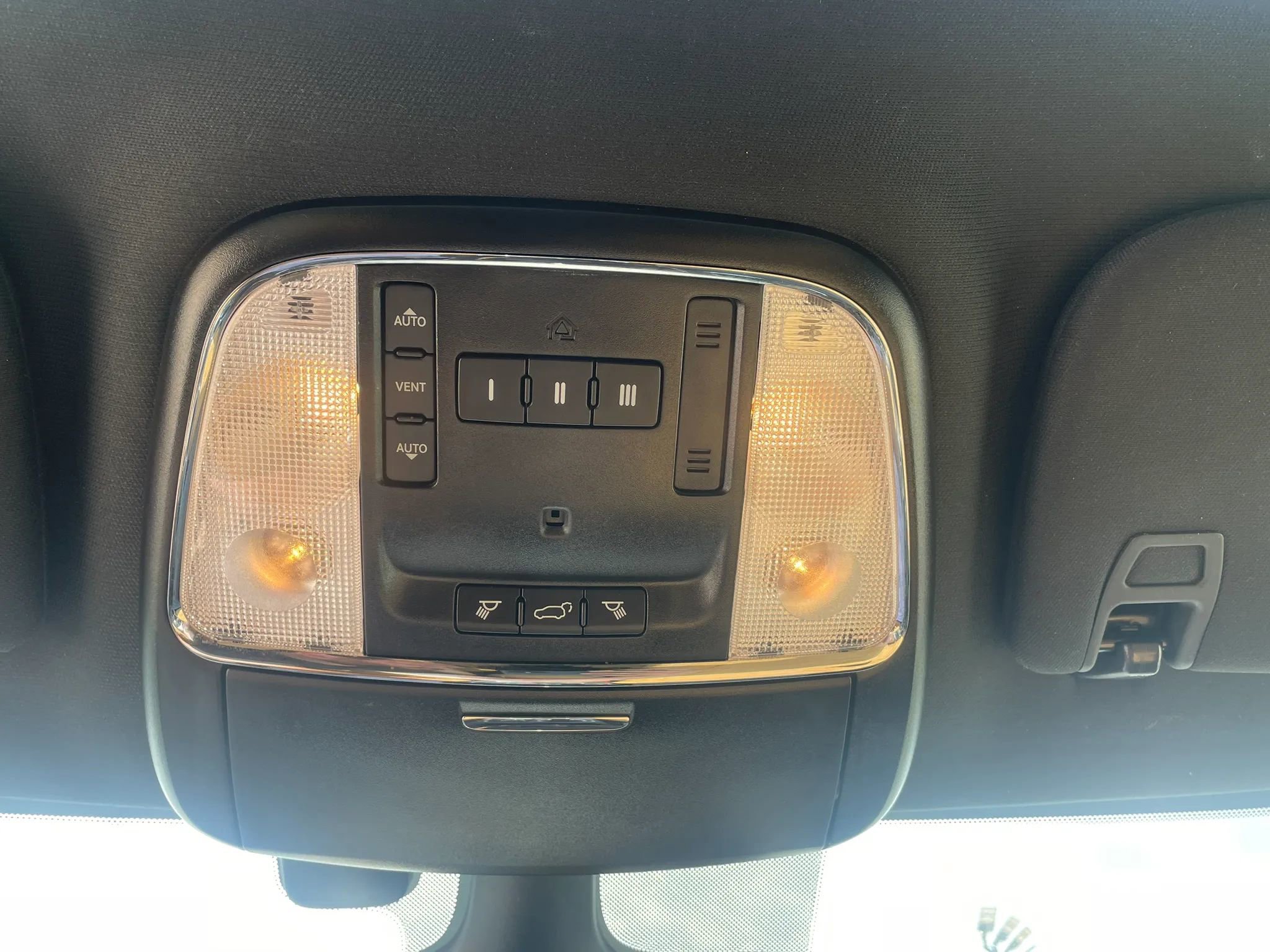 Used 2017 Dodge Durango Citadel w/ Technology Group AWD/4WD image 24