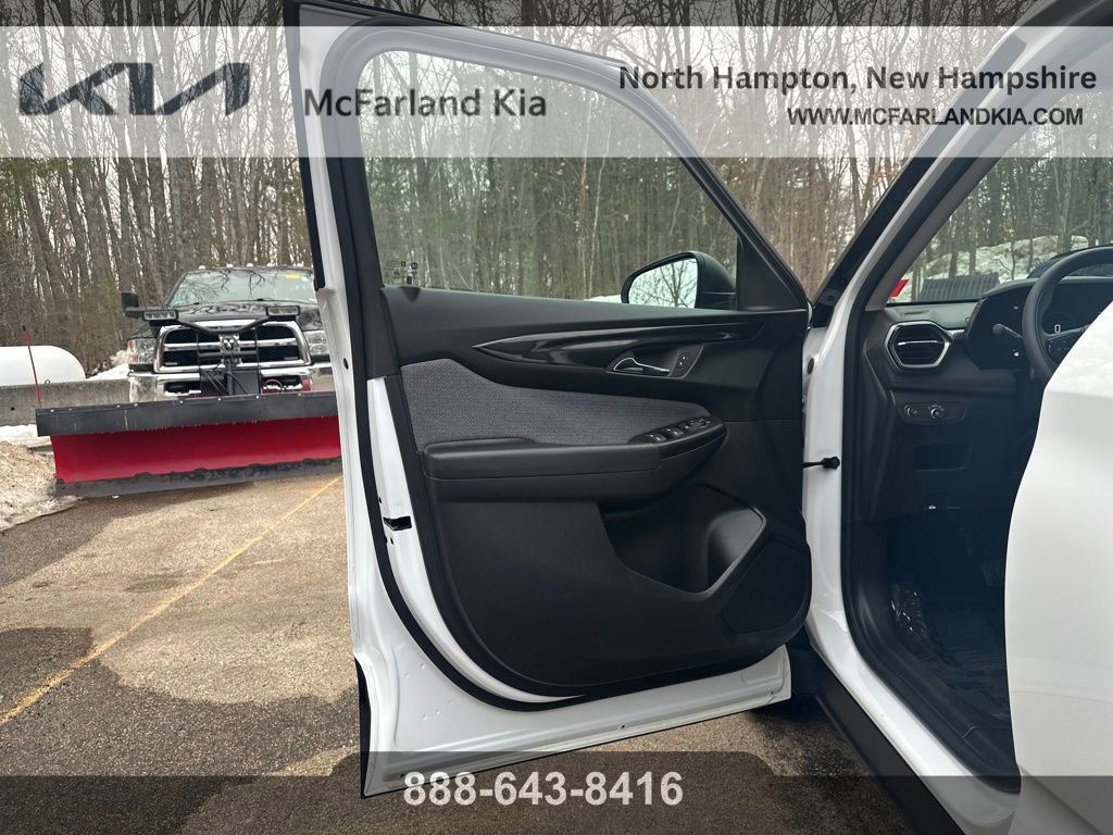 Used 2024 Chevrolet TrailBlazer LS w/ LS Convenience Package image 12