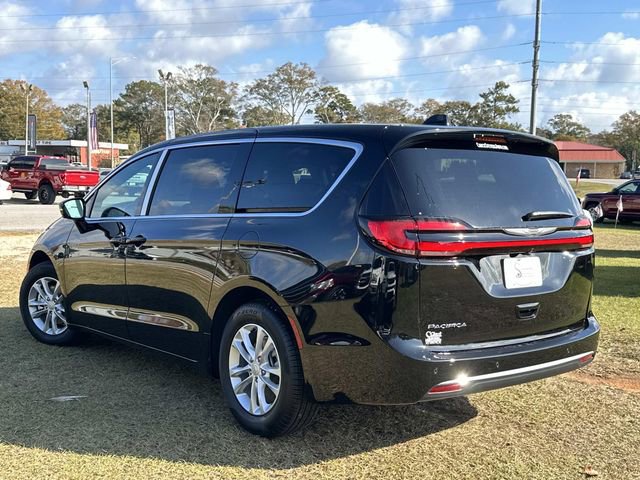 New 2026 Chrysler Pacifica Select image 14