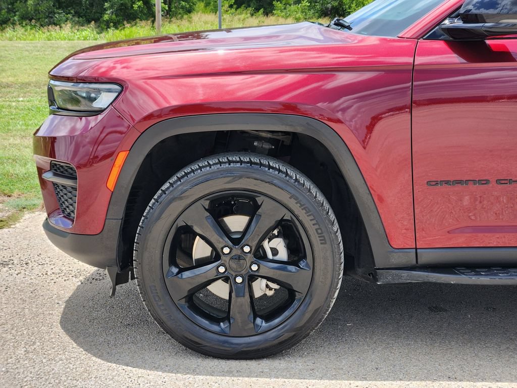 Used 2022 Jeep Grand Cherokee Altitude AWD/4WD image 7