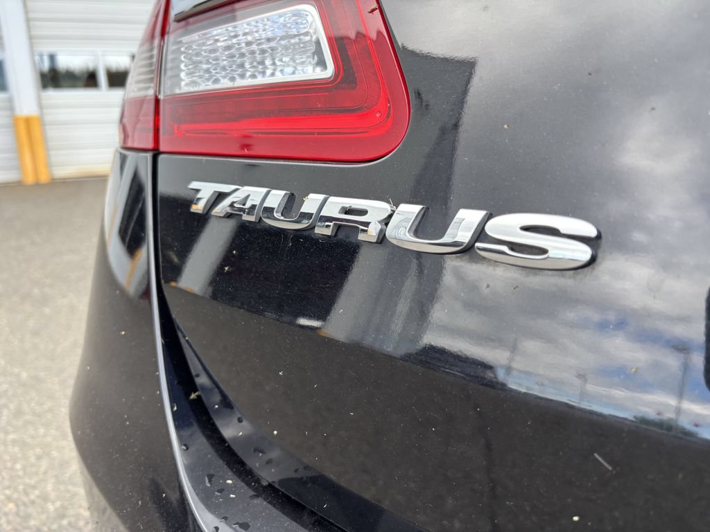 Used 2019 Ford Taurus Limited AWD/4WD image 11