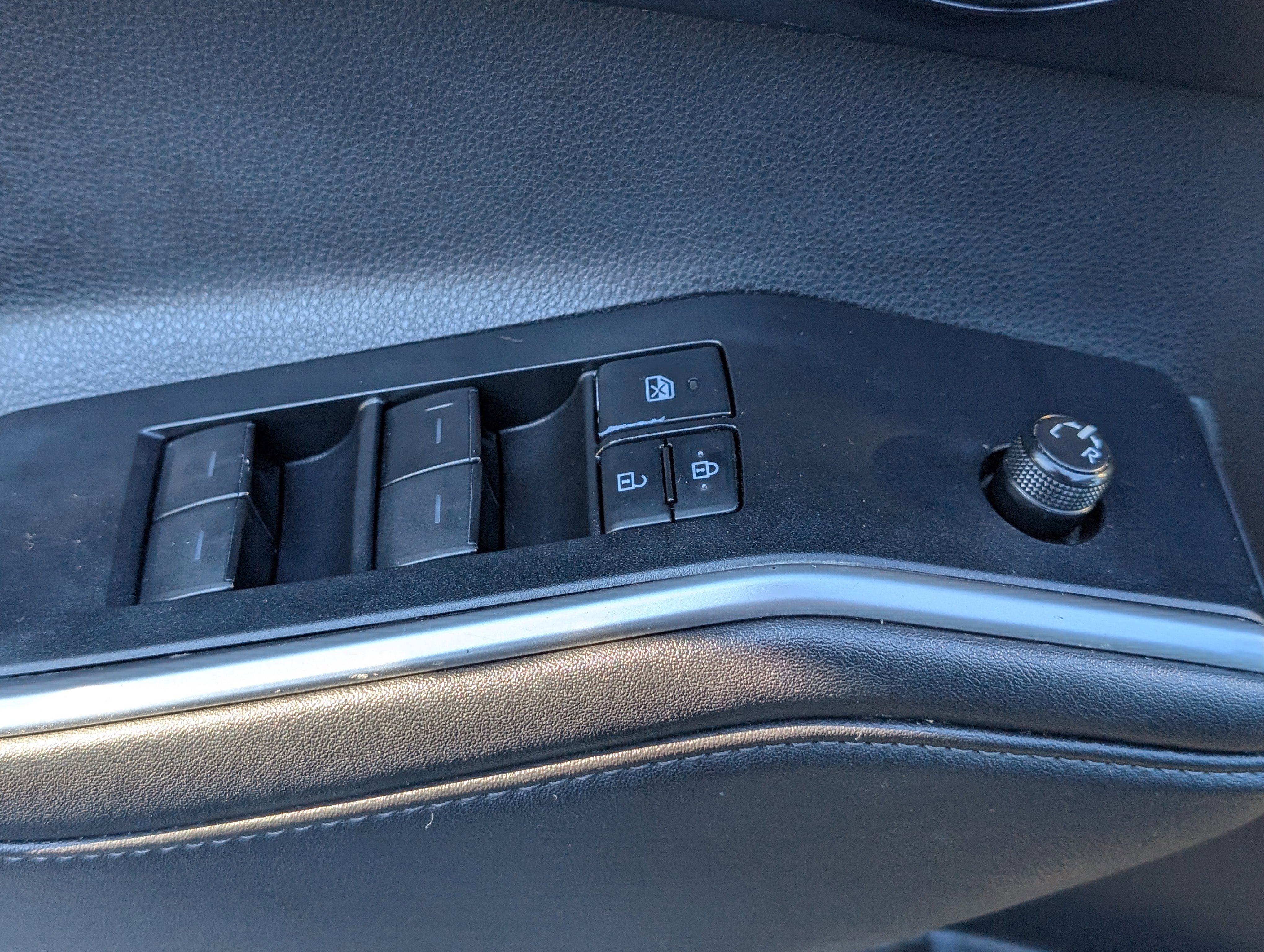 Used 2020 Toyota Highlander XLE w/ Protection Package #3 image 20