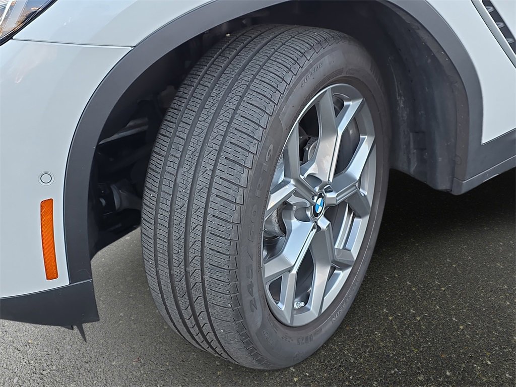 Used 2024 BMW X4 xDrive30i w/ Parking Assistance Package image 37