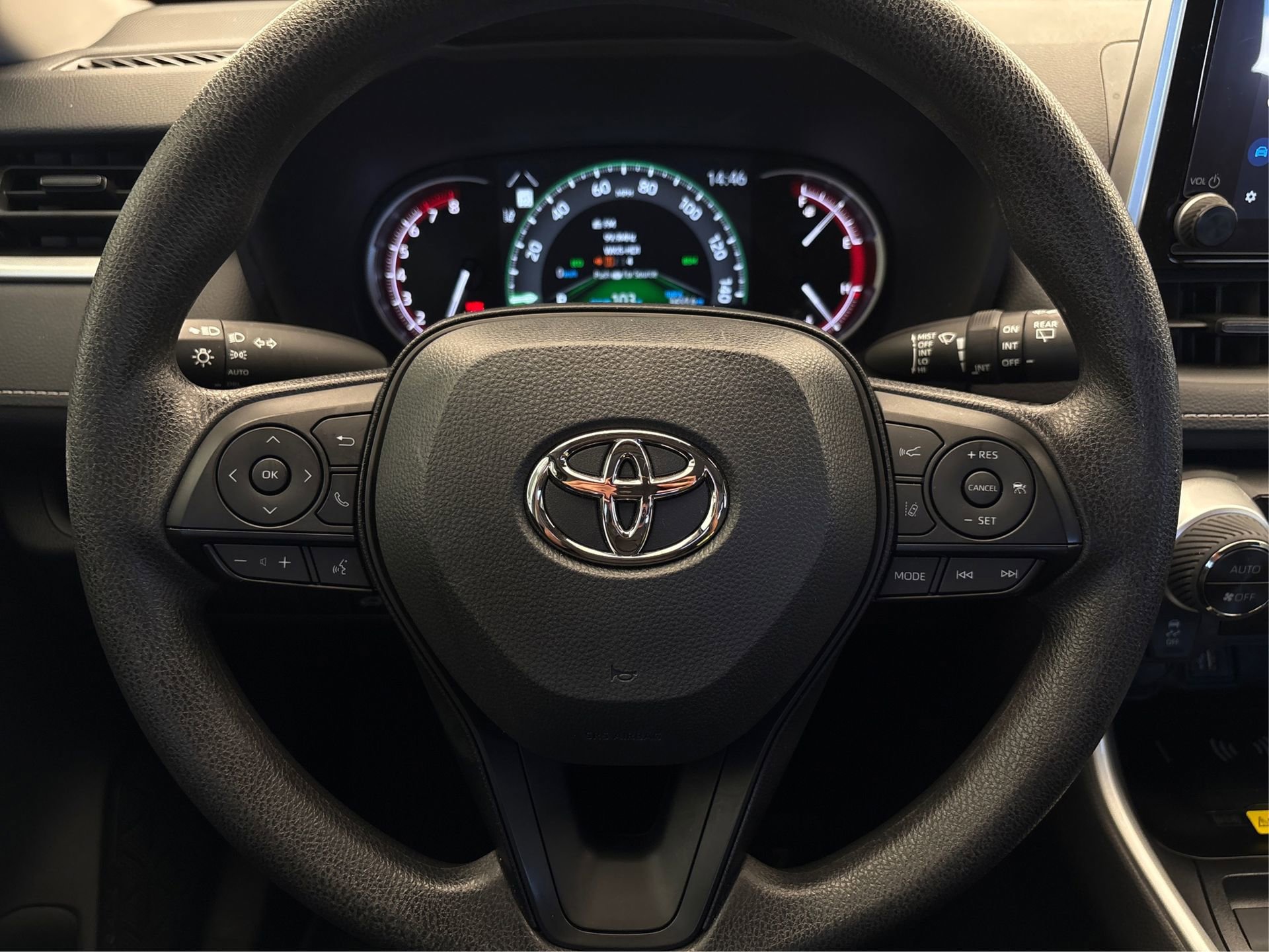 Used 2025 Toyota RAV4 XLE w/ Convenience Package FWD image 19