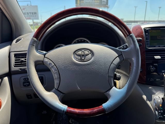 Used 2005 Toyota Sienna XLE Limited w/ XLE Limited Pkg 2 FWD image 30