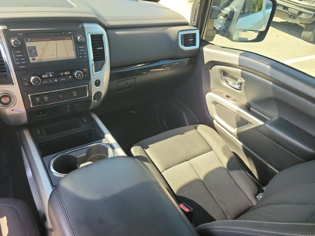 Used 2018 Nissan Titan SV w/ SV Convenience Package RWD image 28