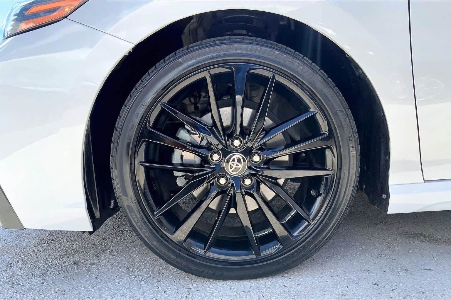 Used 2023 Toyota Camry XSE FWD image 8