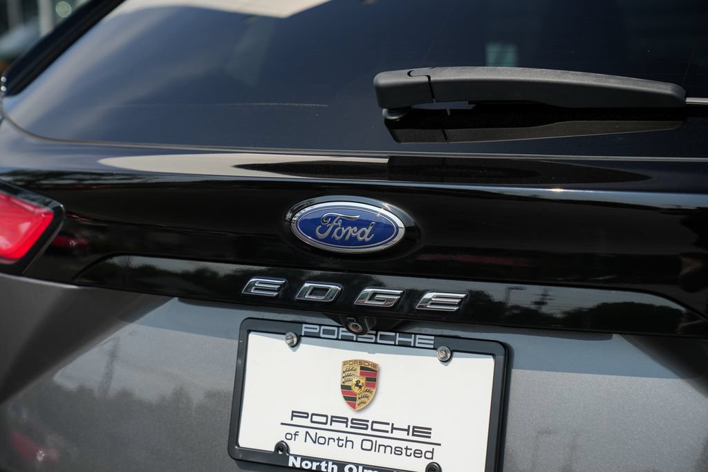 Used 2022 Ford Edge Titanium w/ Cargo Accessory Package AWD/4WD image 16