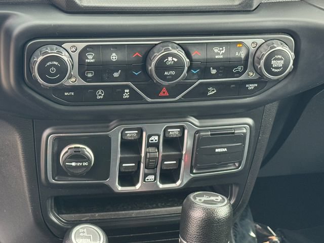 Used 2018 Jeep Wrangler Unlimited Sahara AWD/4WD image 19