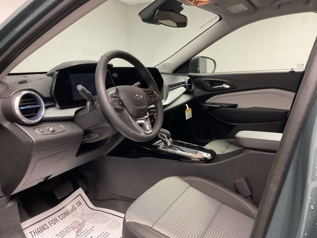 New 2026 Chevrolet Trax LT w/ Midnight Edition FWD image 11