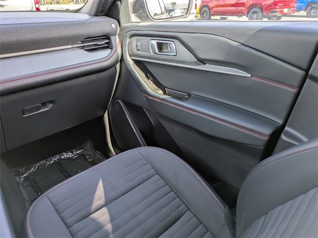 Used 2025 Ford Explorer ST-Line w/ ST-Line Street Pack image 20