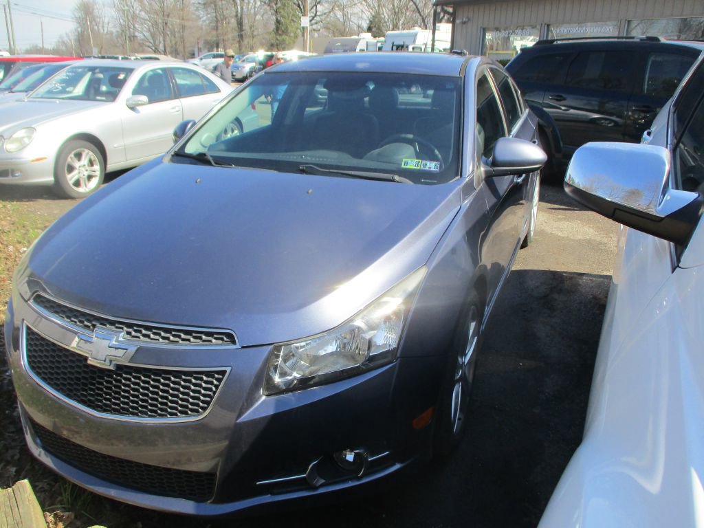 Used 2013 Chevrolet Cruze LTZ w/ Enhanced Safety Package FWD image 4