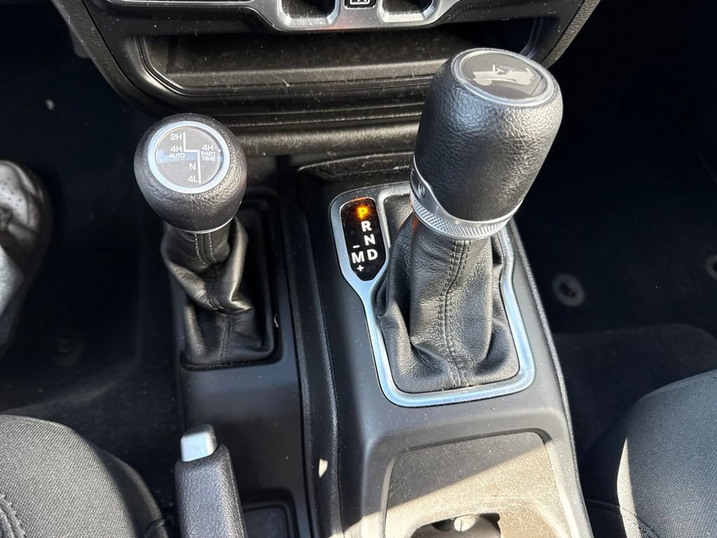 Used 2023 Jeep Wrangler Unlimited w/ Sun & Screen Package AWD/4WD image 22