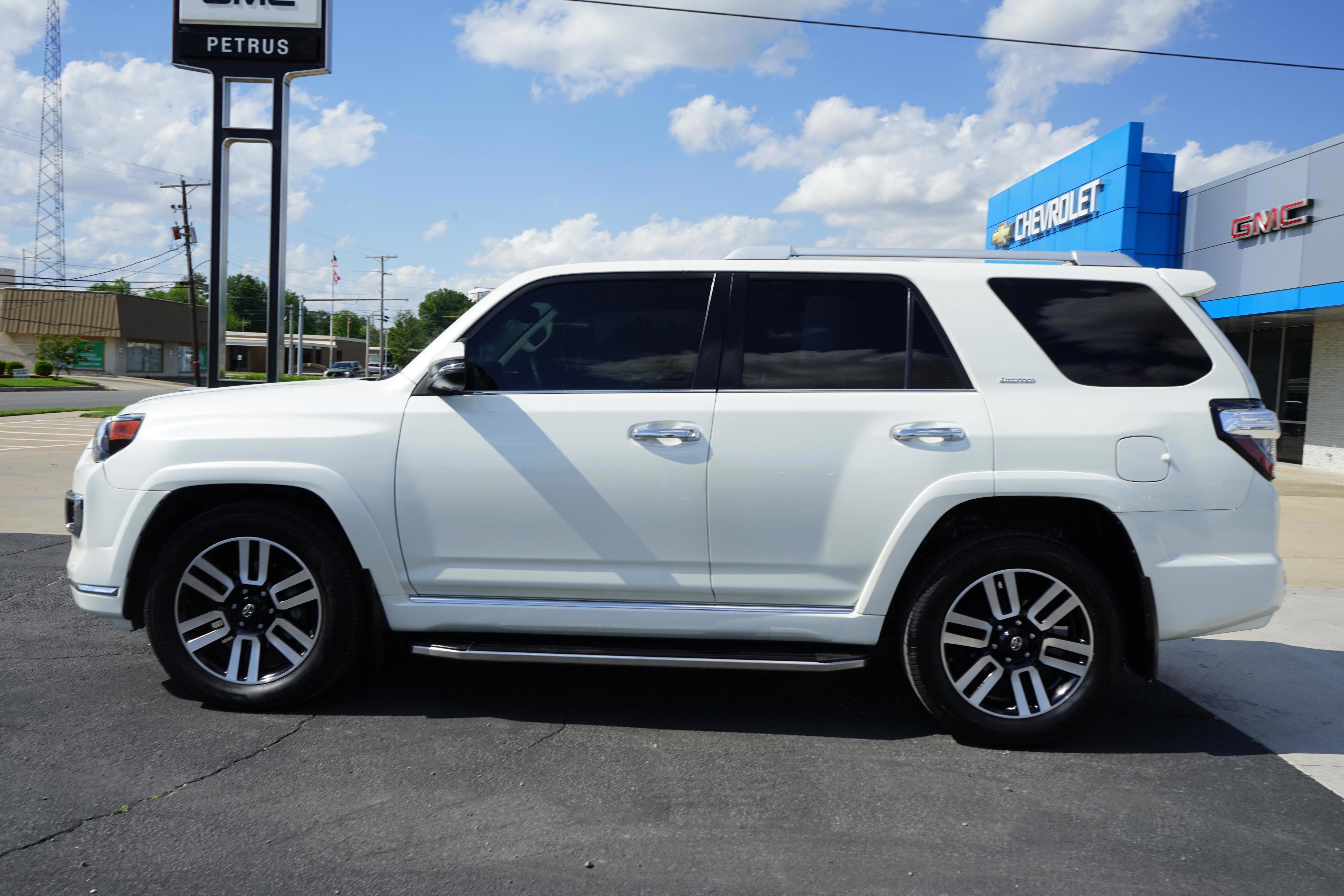 Used 2020 Toyota 4Runner 2WD image 2