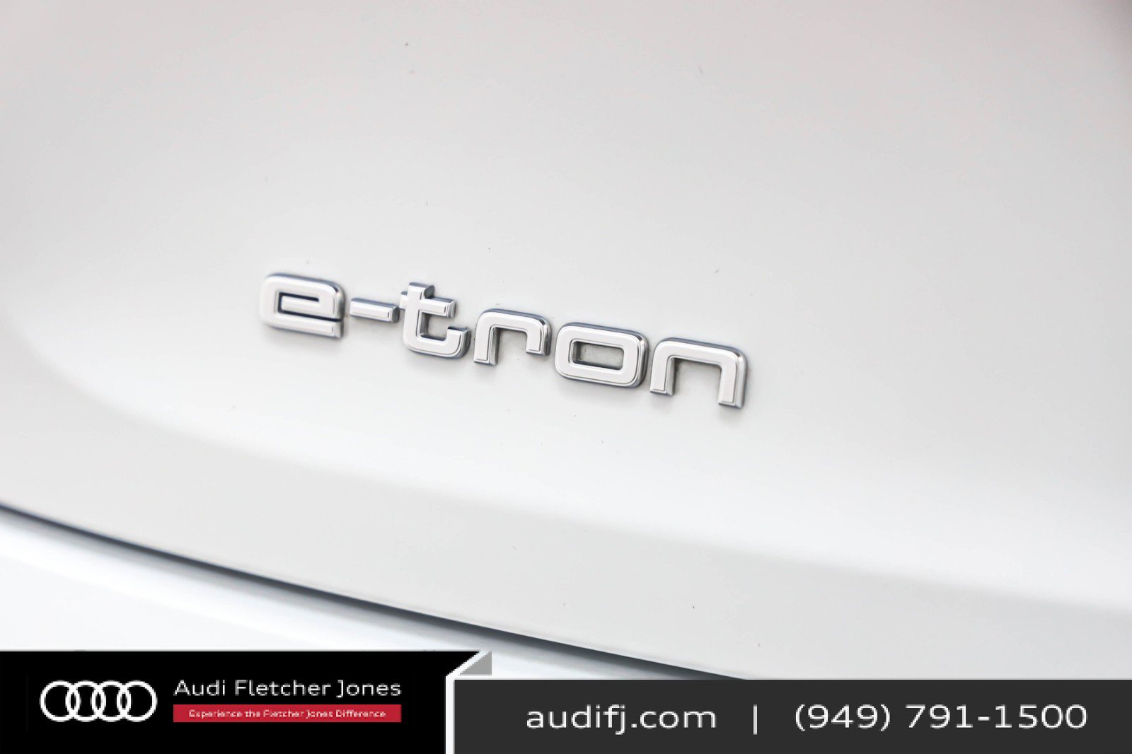 Used 2022 Audi e-tron Premium w/ Convenience Plus Package image 9