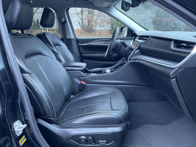 Used 2023 Jeep Grand Cherokee Limited w/ Luxury Tech Group II image 27