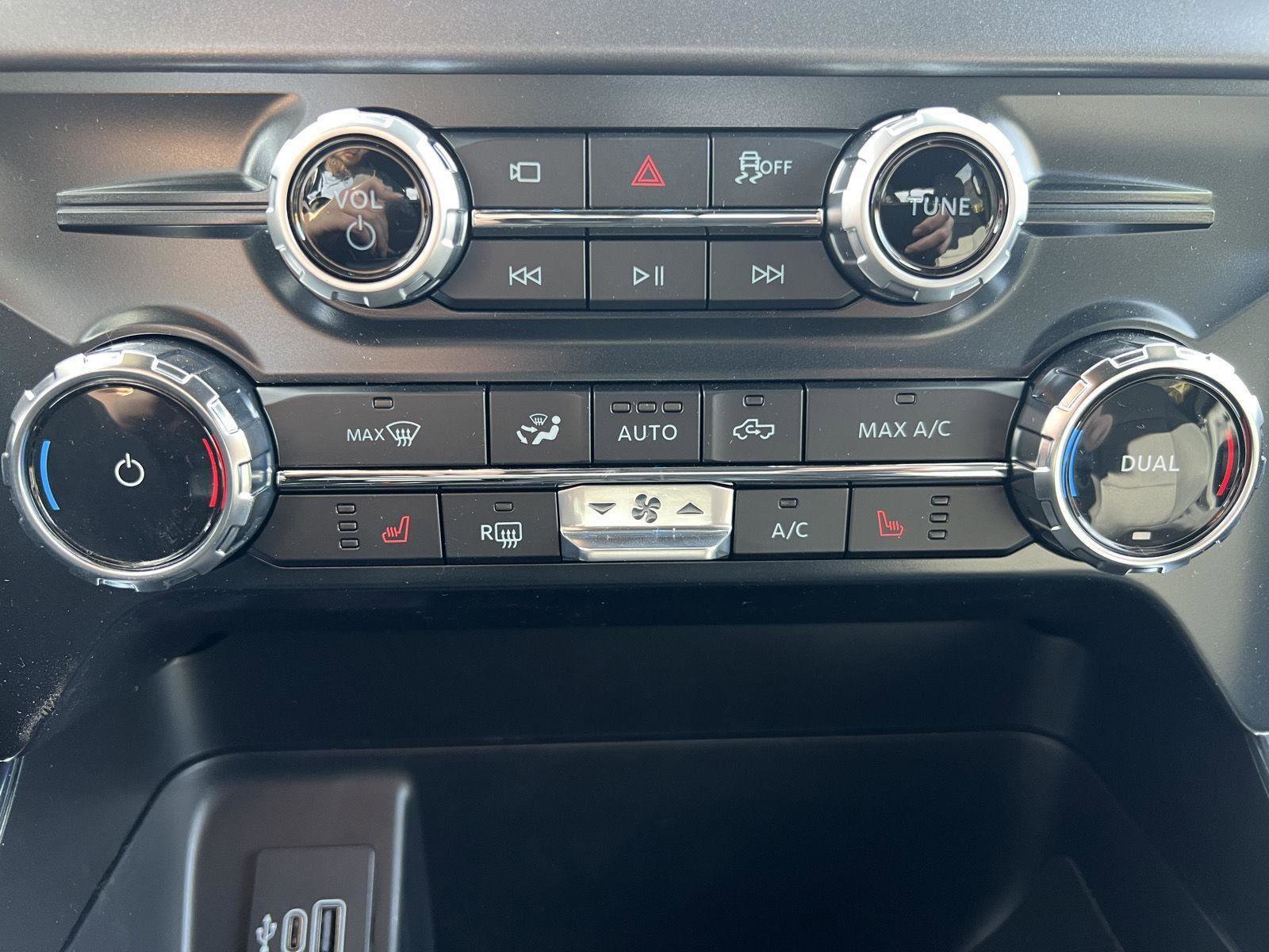 Used 2025 Ford F150 XLT w/ Equipment Group 302A MID image 28