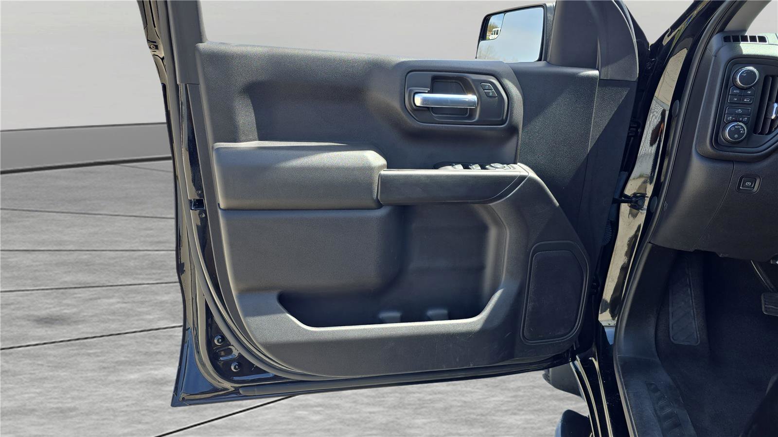 Used 2023 Chevrolet Silverado 1500 Custom AWD/4WD image 12