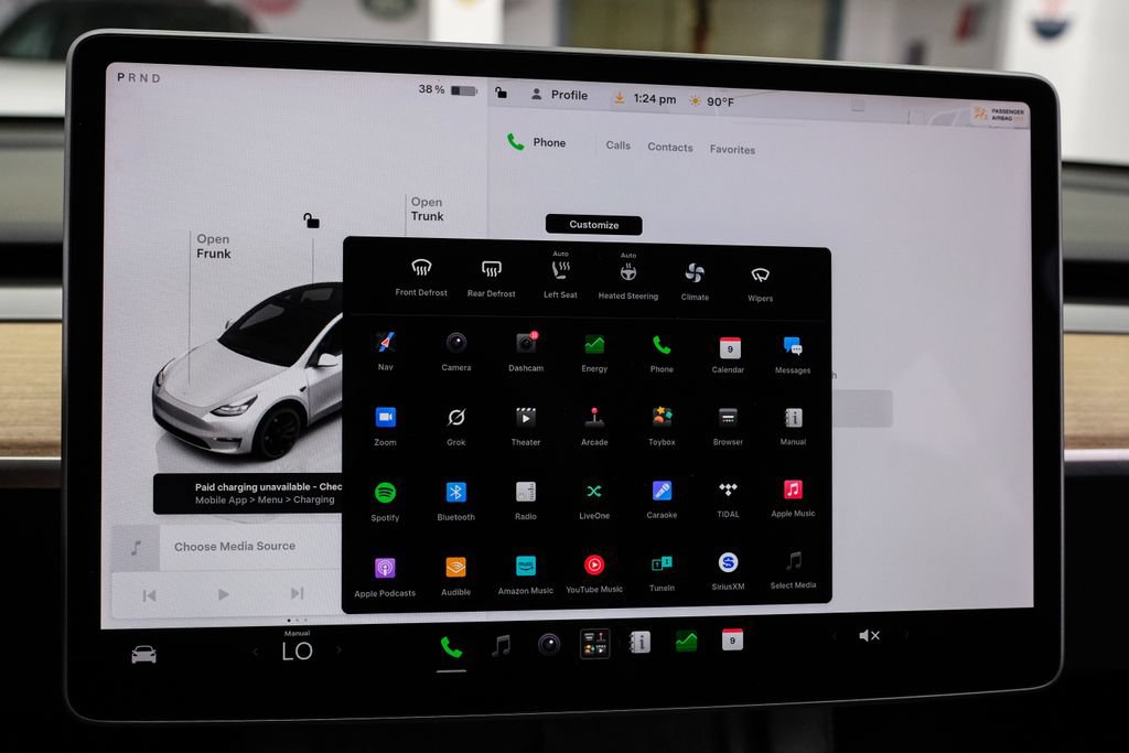 Used 2023 Tesla Model Y Long Range AWD/4WD image 25