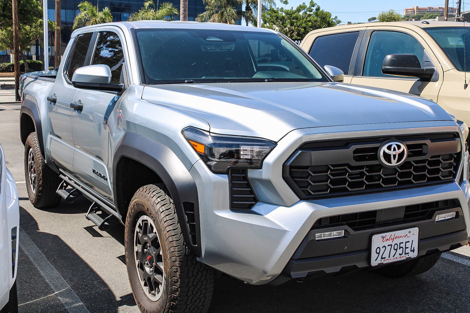 Used 2025 Toyota Tacoma TRD Off-Road image 3